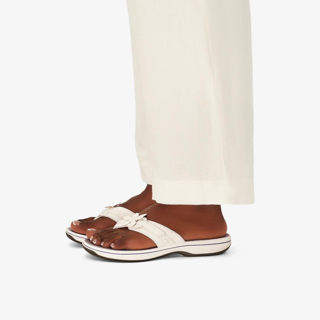 Women's Breeze Opal White Cloudsteppers? Flip Flops - Image 2