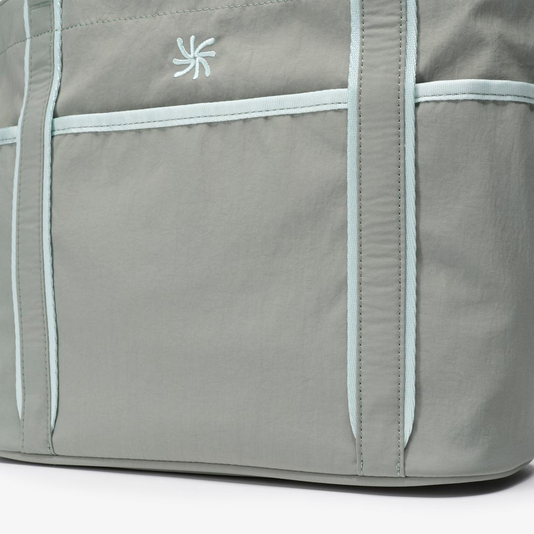 Womens Cloudsteppers Tote Small Green Tote Bag - Image 5