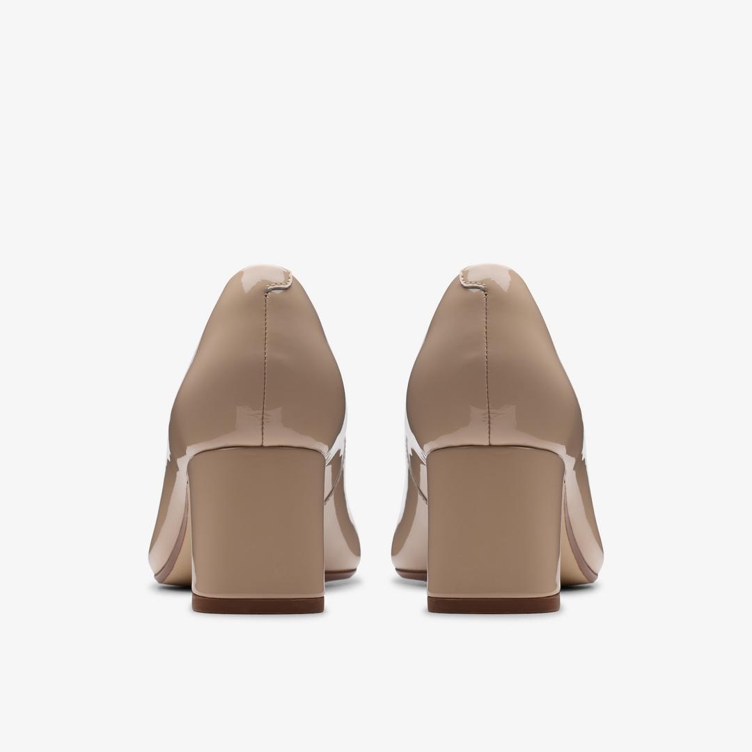 WOMENS Fernie Court Sand Patent Court Shoes US - Image 5