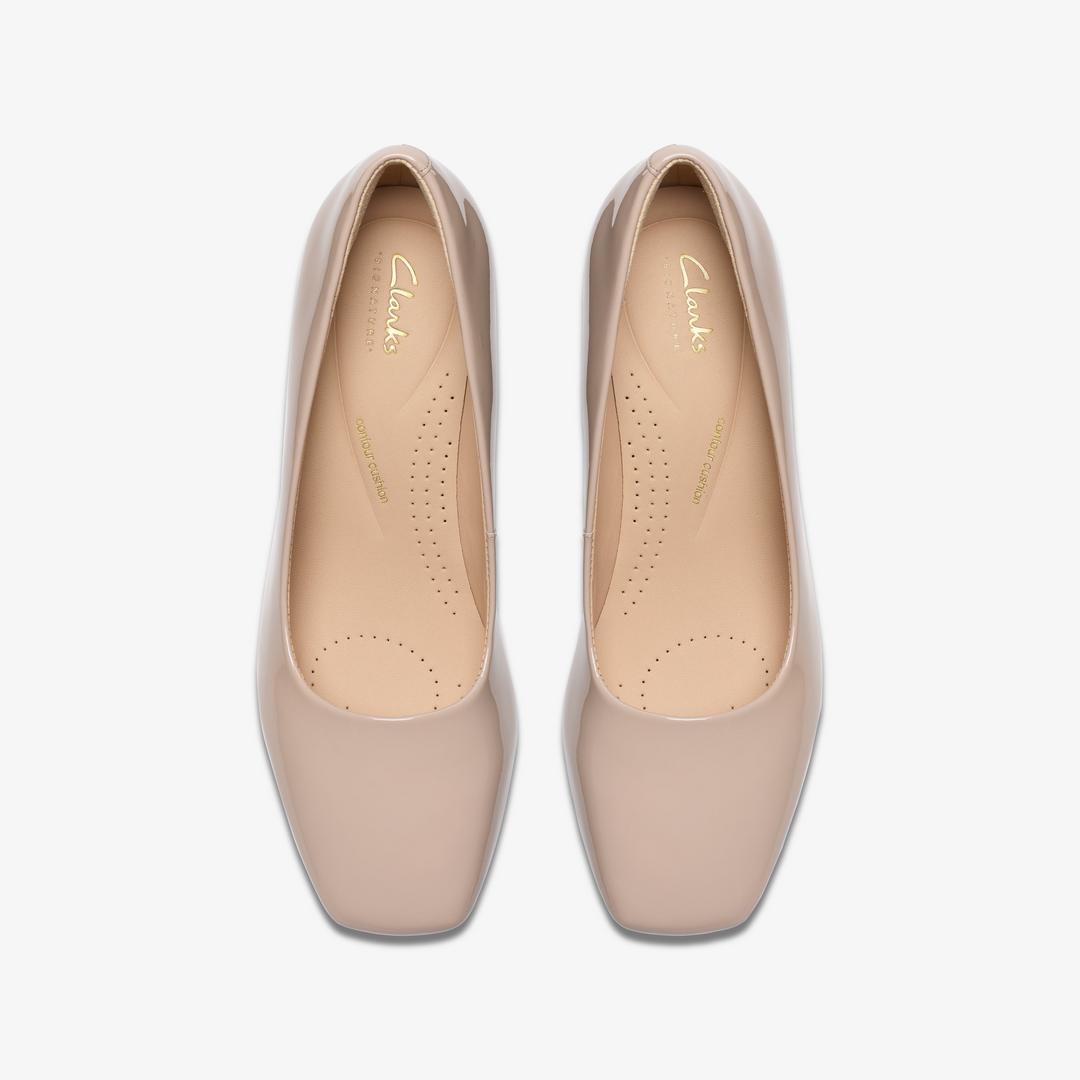 WOMENS Fernie Court Sand Patent Court Shoes US - Image 6